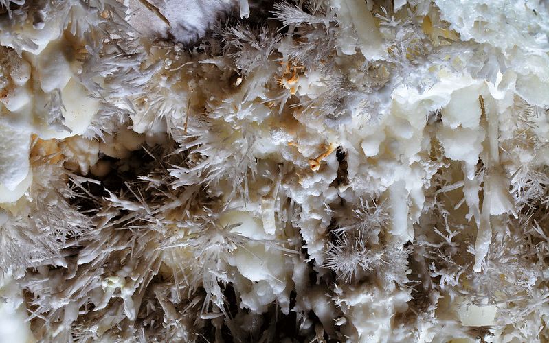 Cave of El Soplao, the ancient mine that turned out to be a geological treasure