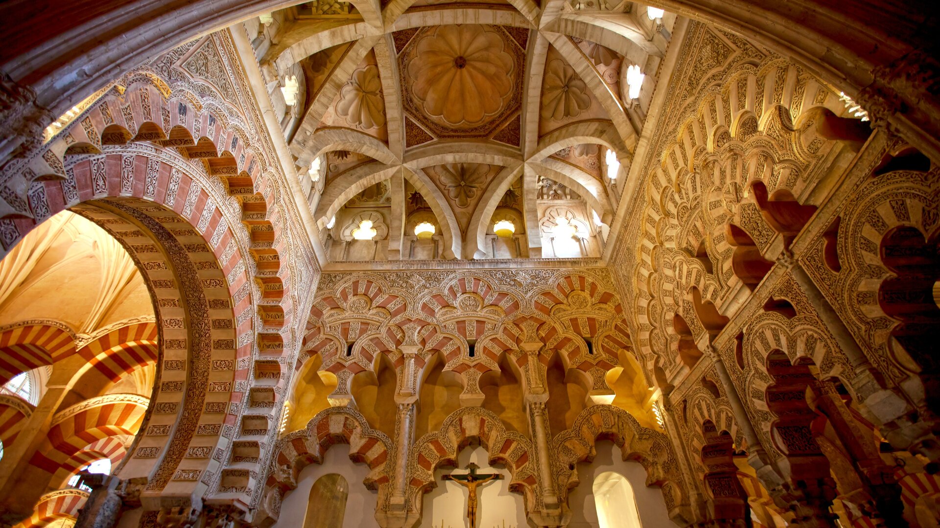 Самый впечатляющий памятник Испании по мнению туристических экспертов: это не Саграда Фамилия.