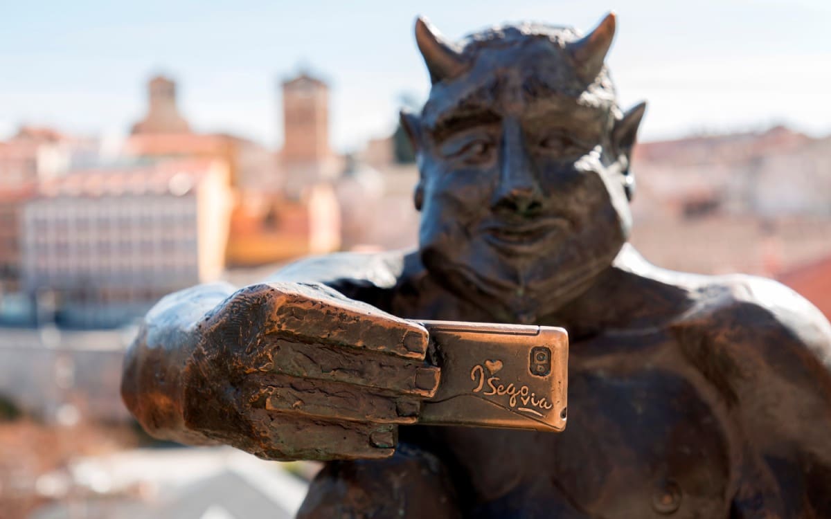 José Antonio Abella's sculpture of the Devil.