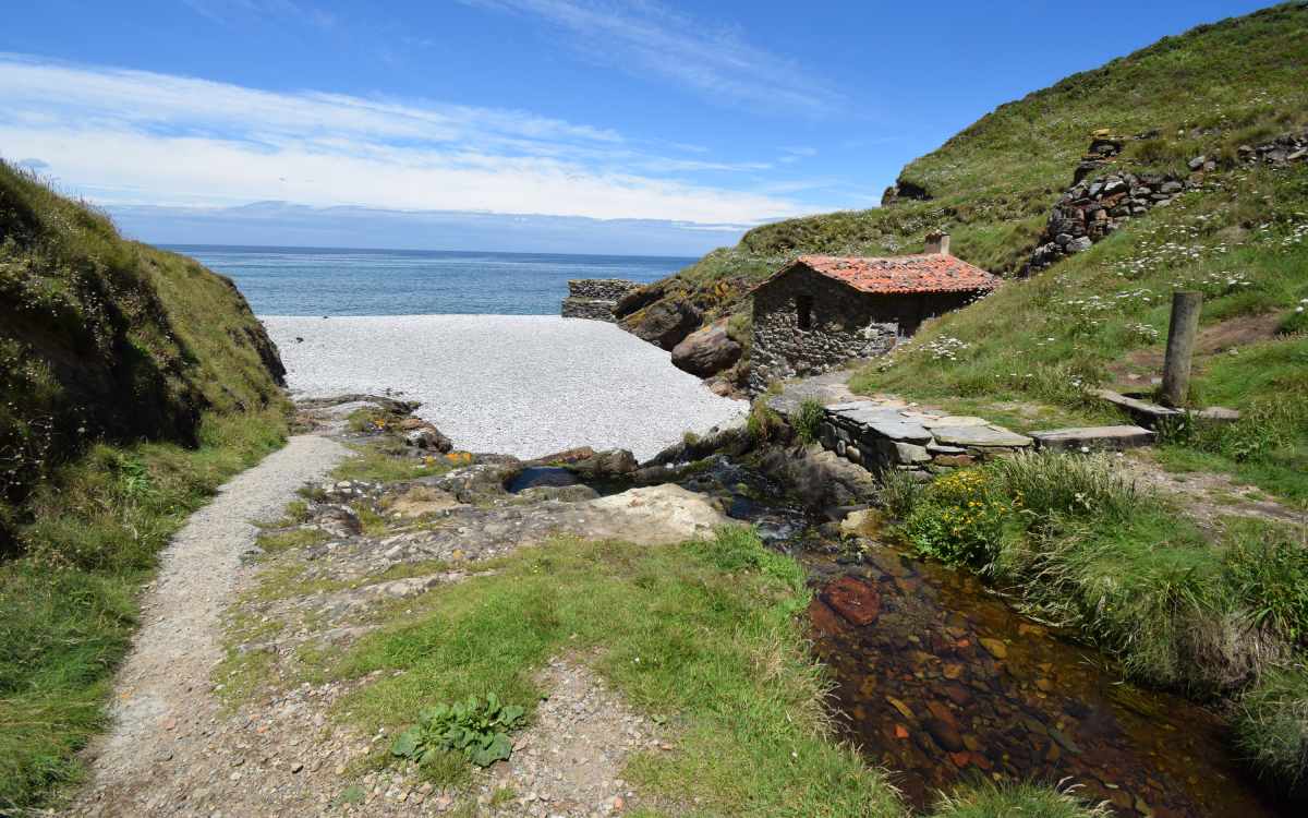 Entrance to Vallina Beach. 