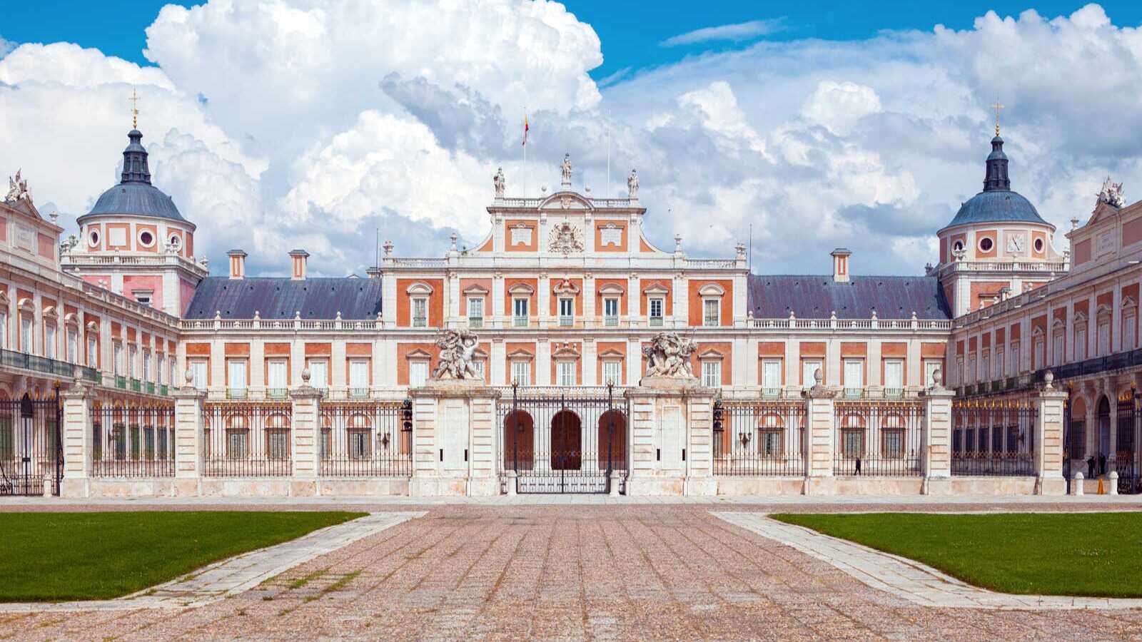 The Royal Palace of Aranjuez. | Shutterstock