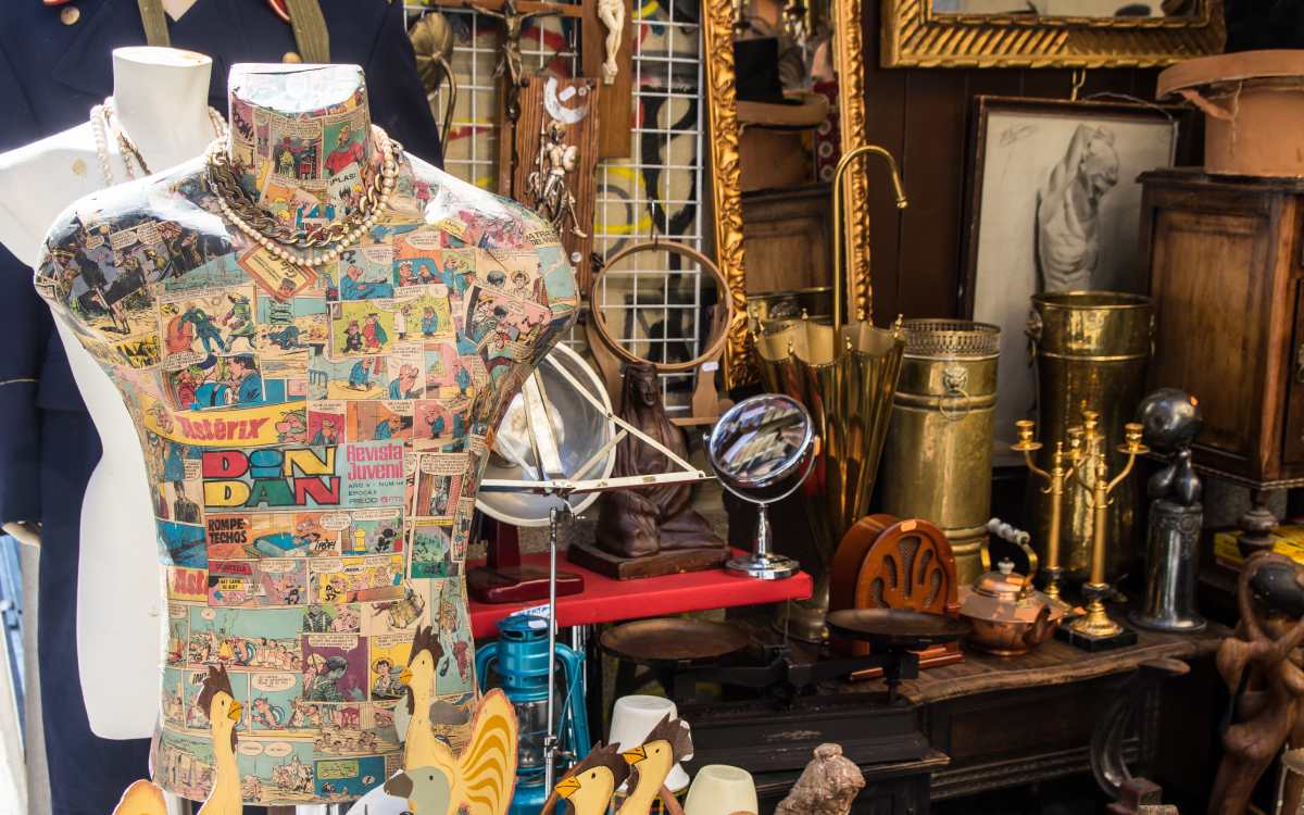 A stall in the Rastro.