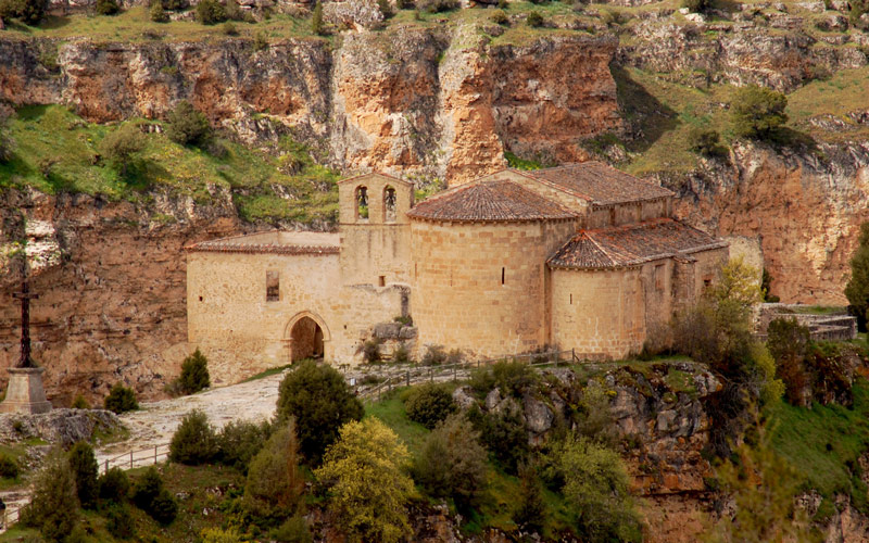 Hermitage of San Frutos in Segovia, Romanesque at the foot of the cliffs