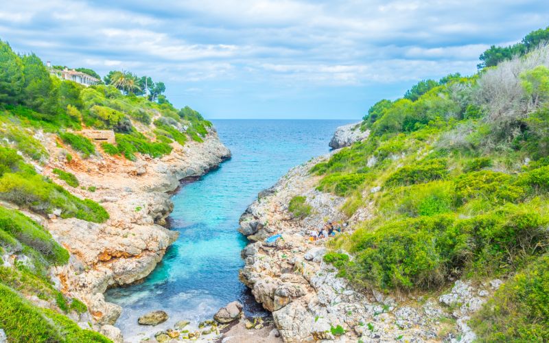 Залив Мурта: райский уголок под соснами на Майорке