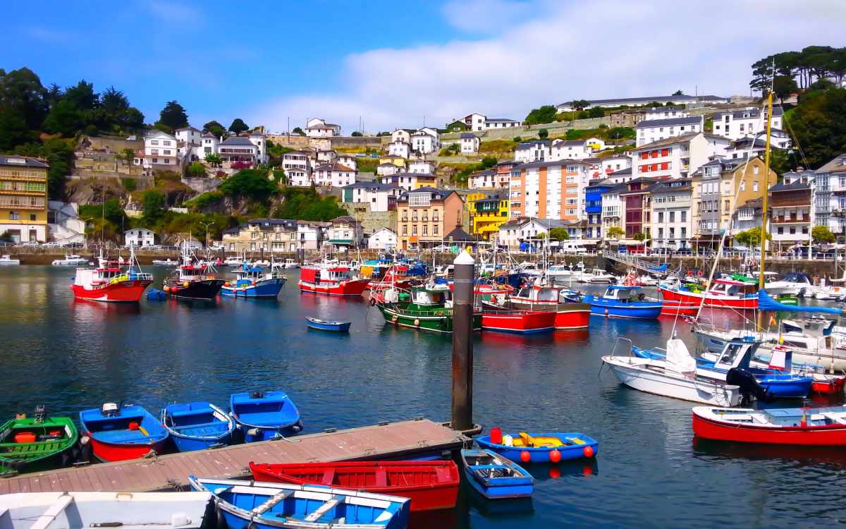 Port of Luarca.