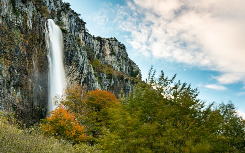 The Cantabrian waterfall that wears a wedding veil