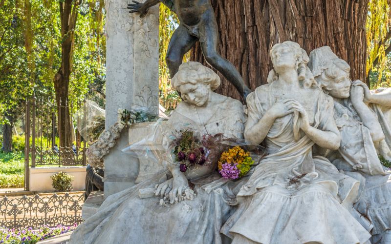 Monument to Bécquer
