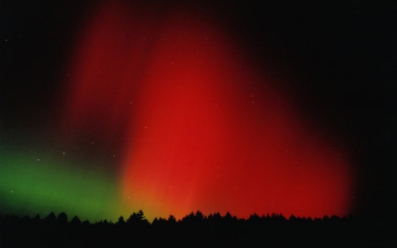 red aurora borealis