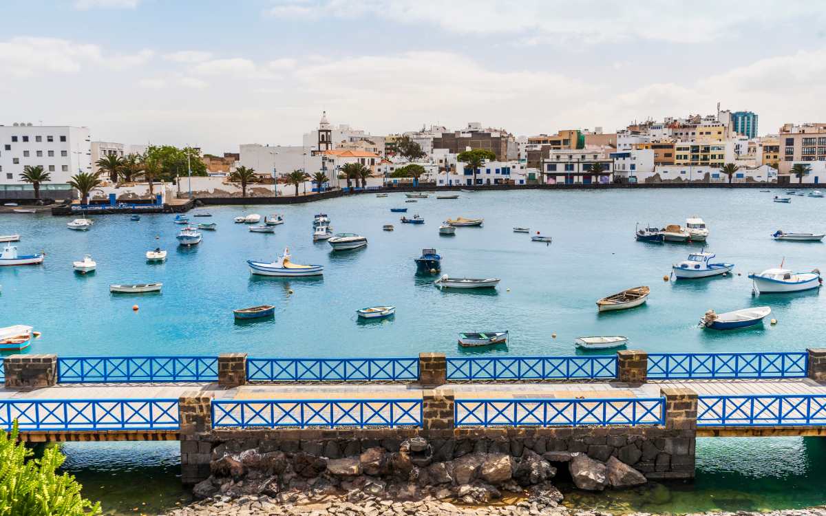 The world's longest seaside promenade runs through Arrecife. 