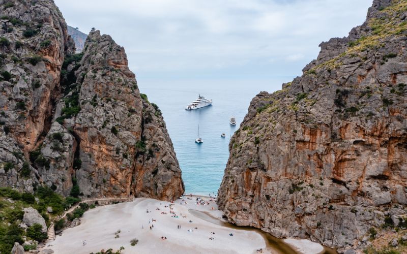 A beach between high rocks