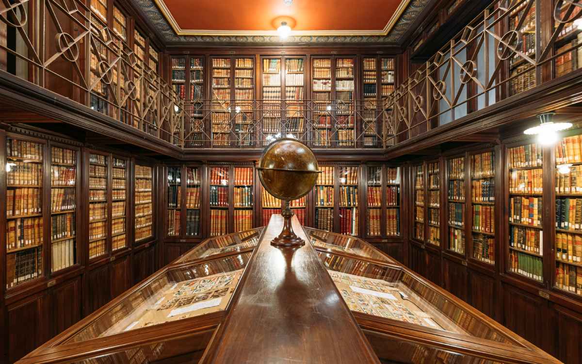 Biblioteca Pública Arús.