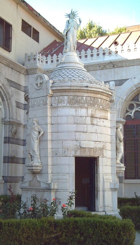 The Statue of Liberty in Madrid was built before the one in New York