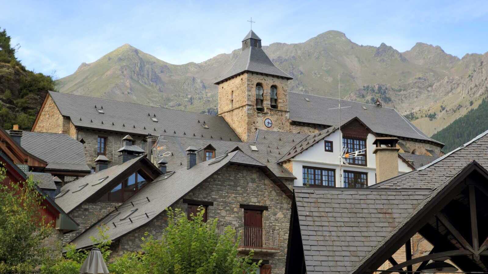 Самая красивая деревня в испанских Пиренеях: это не Вьельха.