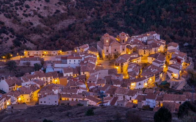 Вилларлуэнго, деревня, демонстрирующая удивительную красоту Маэстрасго