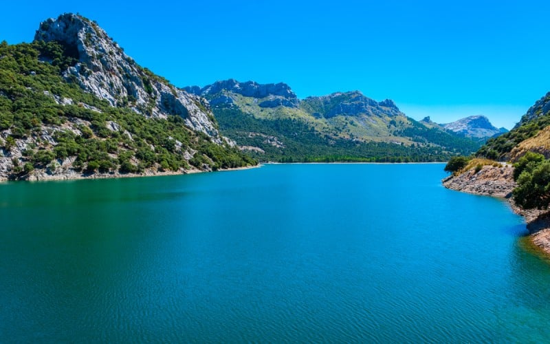 The deep blue water of Gorg Blau